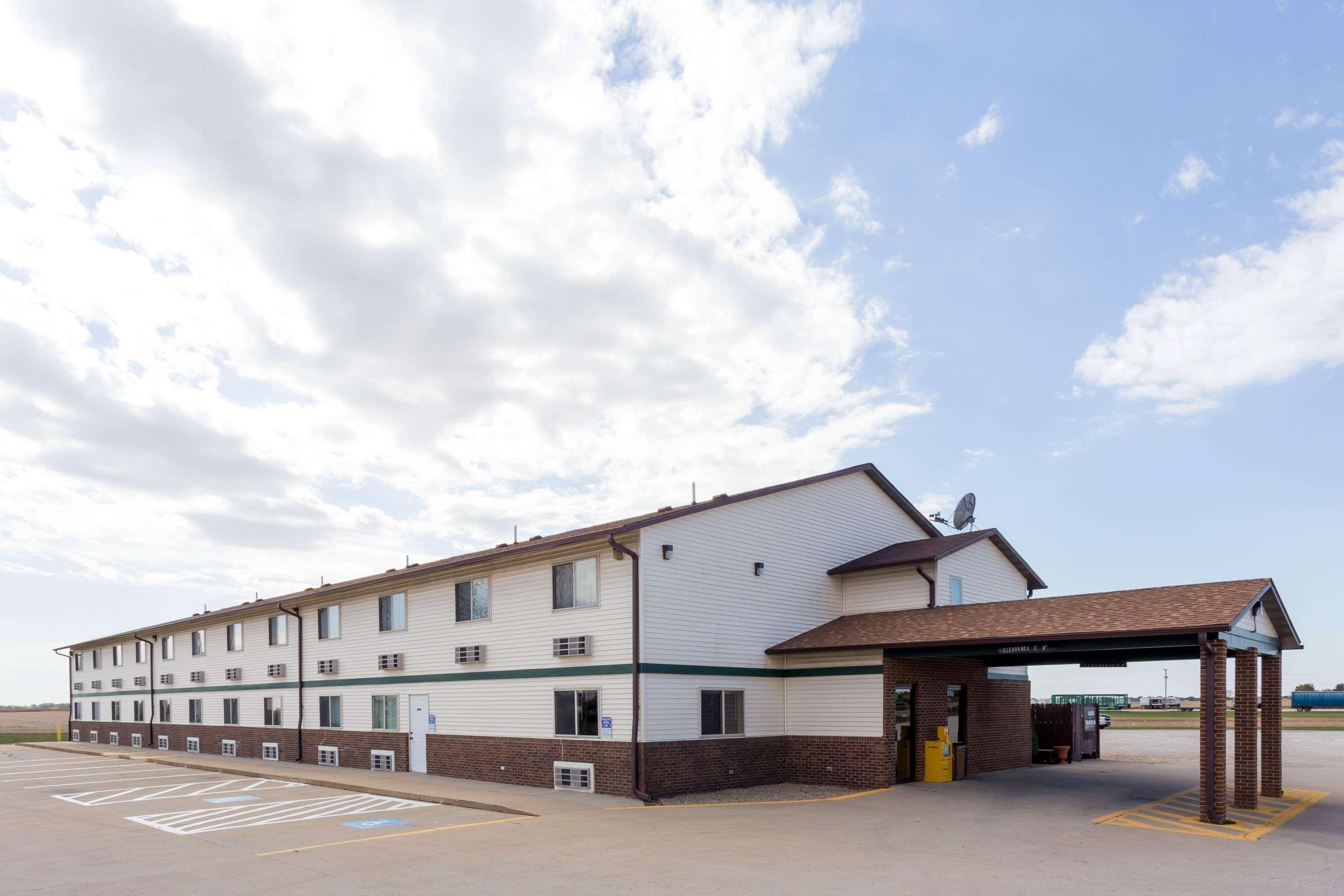 Hotel Super 8 By Wyndham Mendota I-39 Exterior foto